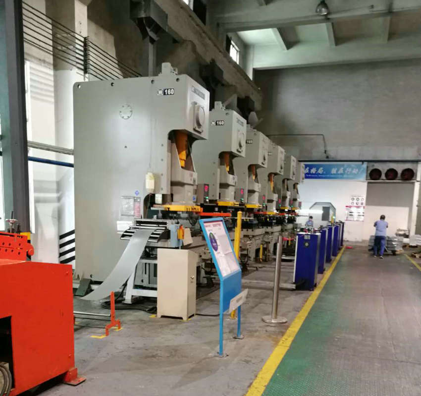 NC送料機機械手生產線格蘭仕