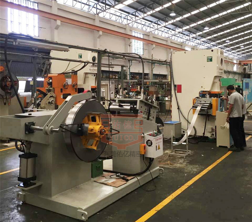 厚板GO整平機、NC伺服送料機配沖床視頻