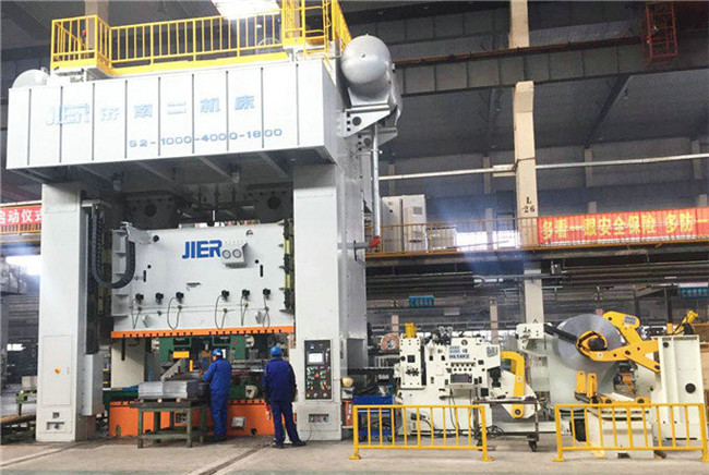 1400大型三合一整平伺服送料機配沖床生產線（汽配行業沖壓）