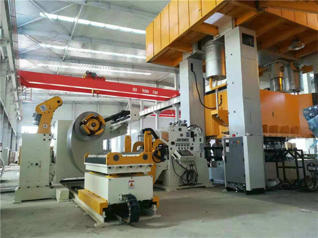 1300厚板三合一卷板自動整平送料機生產線視頻