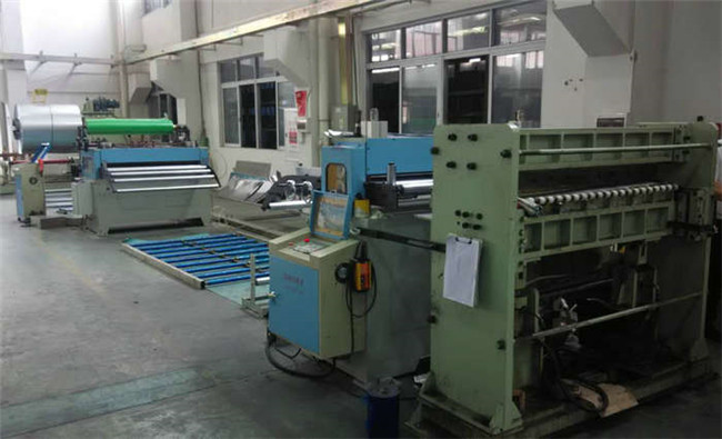 剪板機配1400伺服送料機矯正機自動開卷機生產線視頻